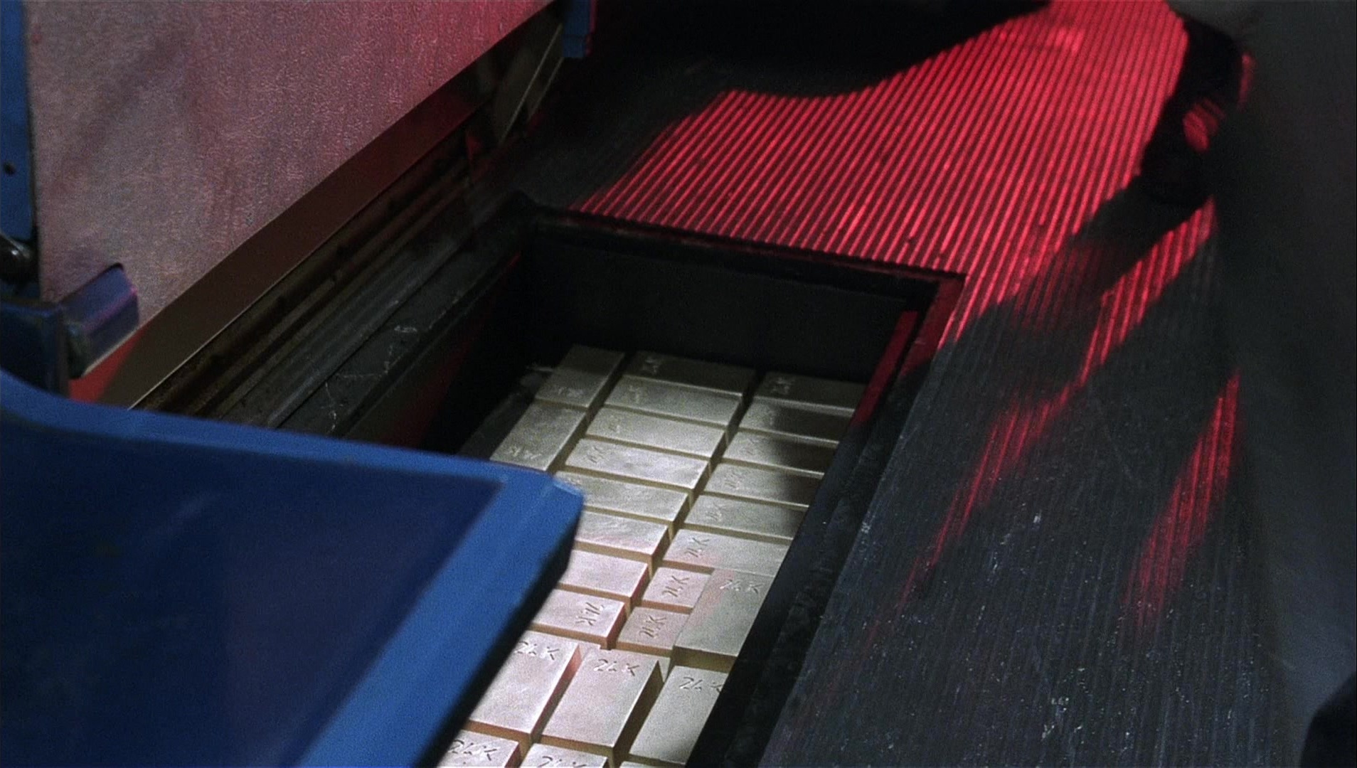 Analyze That (2002), unknown, 1.77:1 — film still