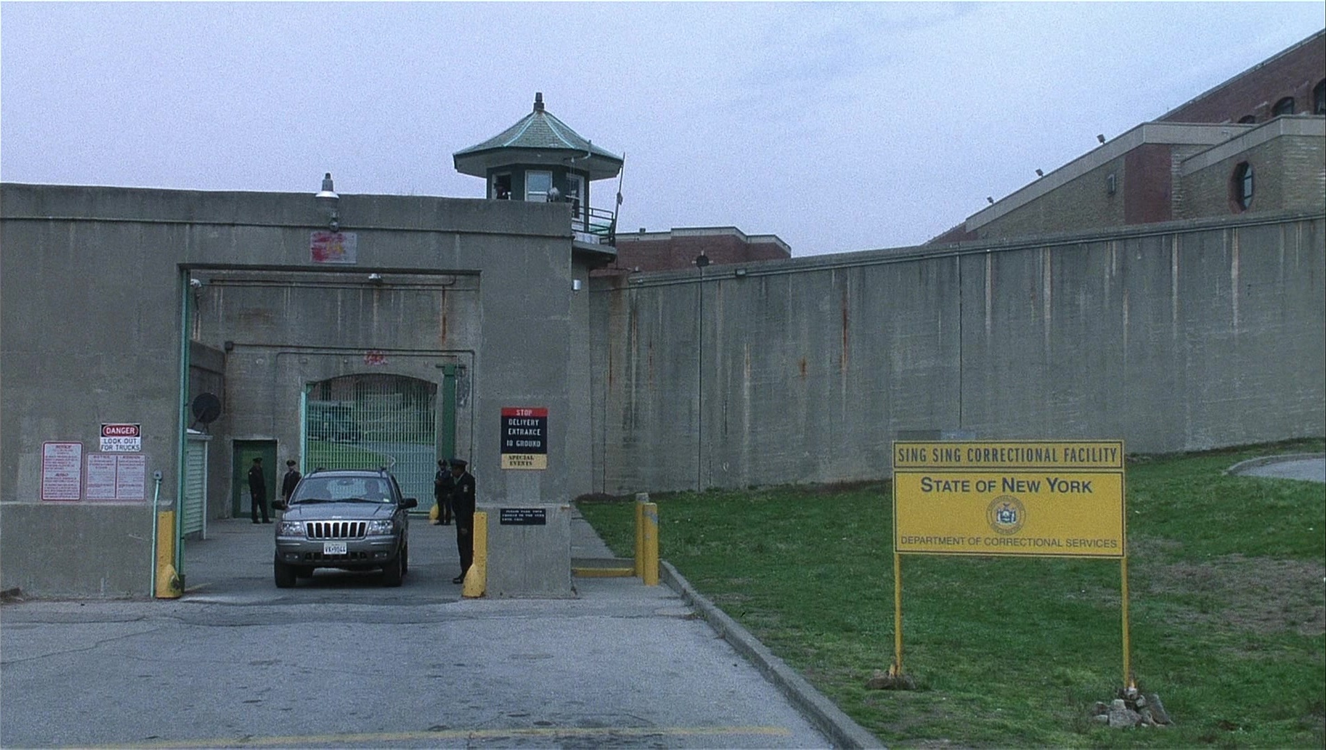Analyze That (2002), unknown, 1.77:1 — film still