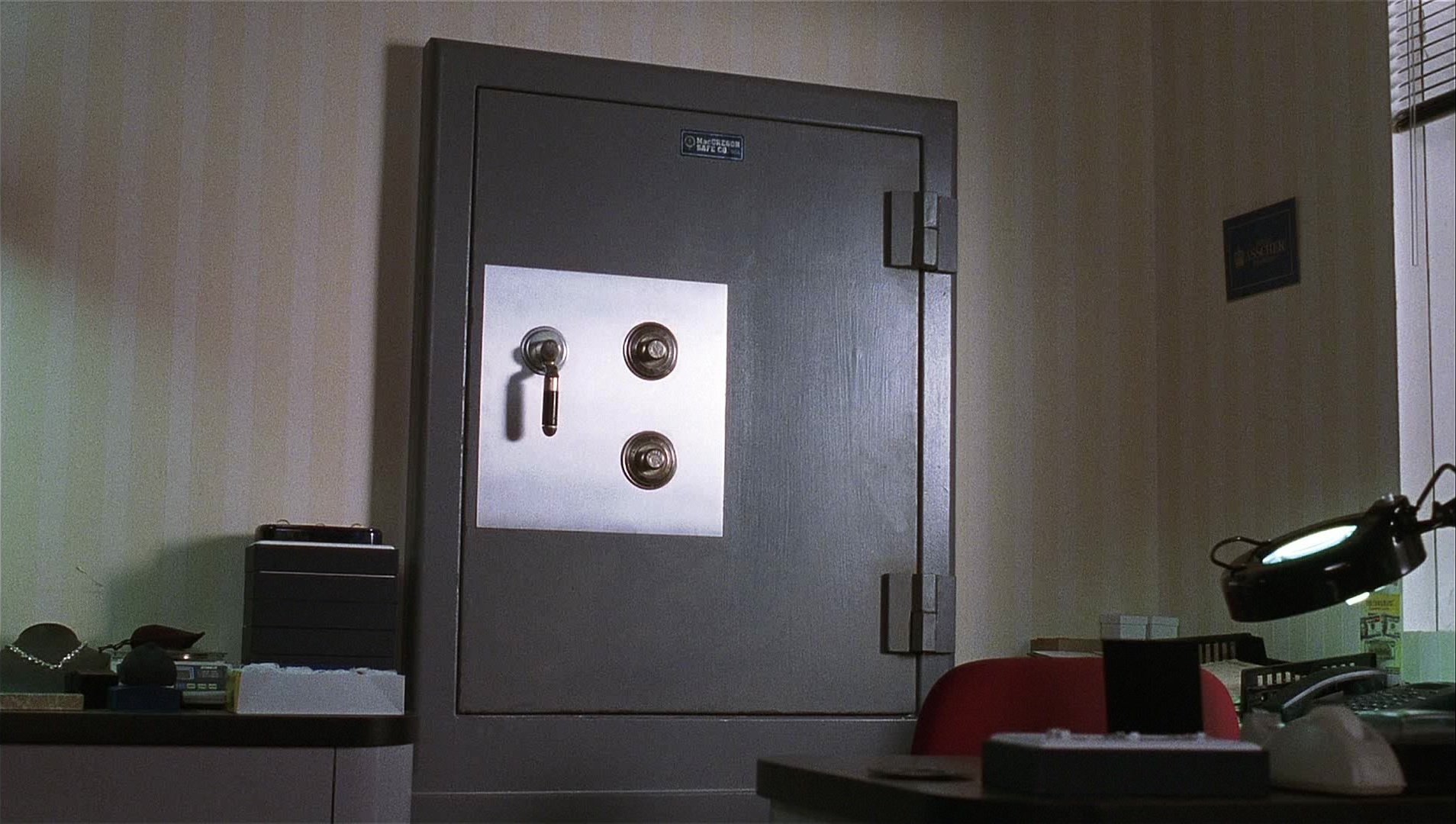 Analyze That (2002), unknown, 1.77:1 — film still