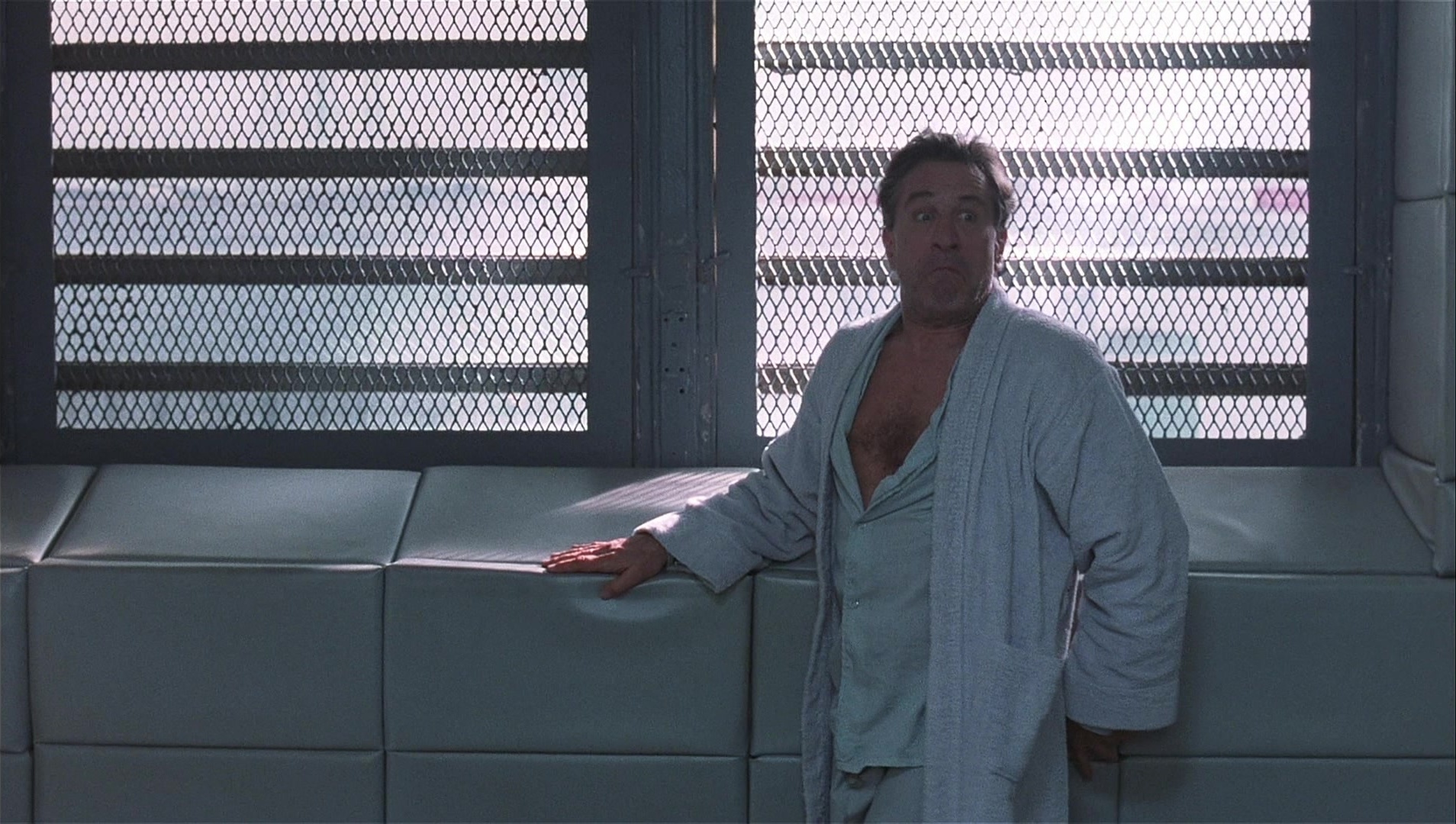 Analyze That (2002), wide, 1.77:1 — film still