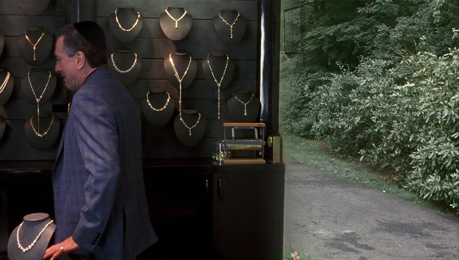 Analyze That (2002), wide, 1.77:1 — film still