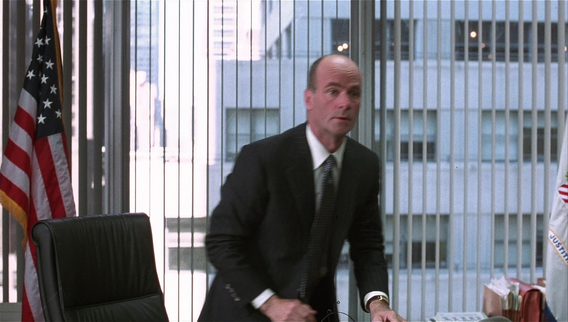 Analyze That (2002), wide, 1.77:1 — film still
