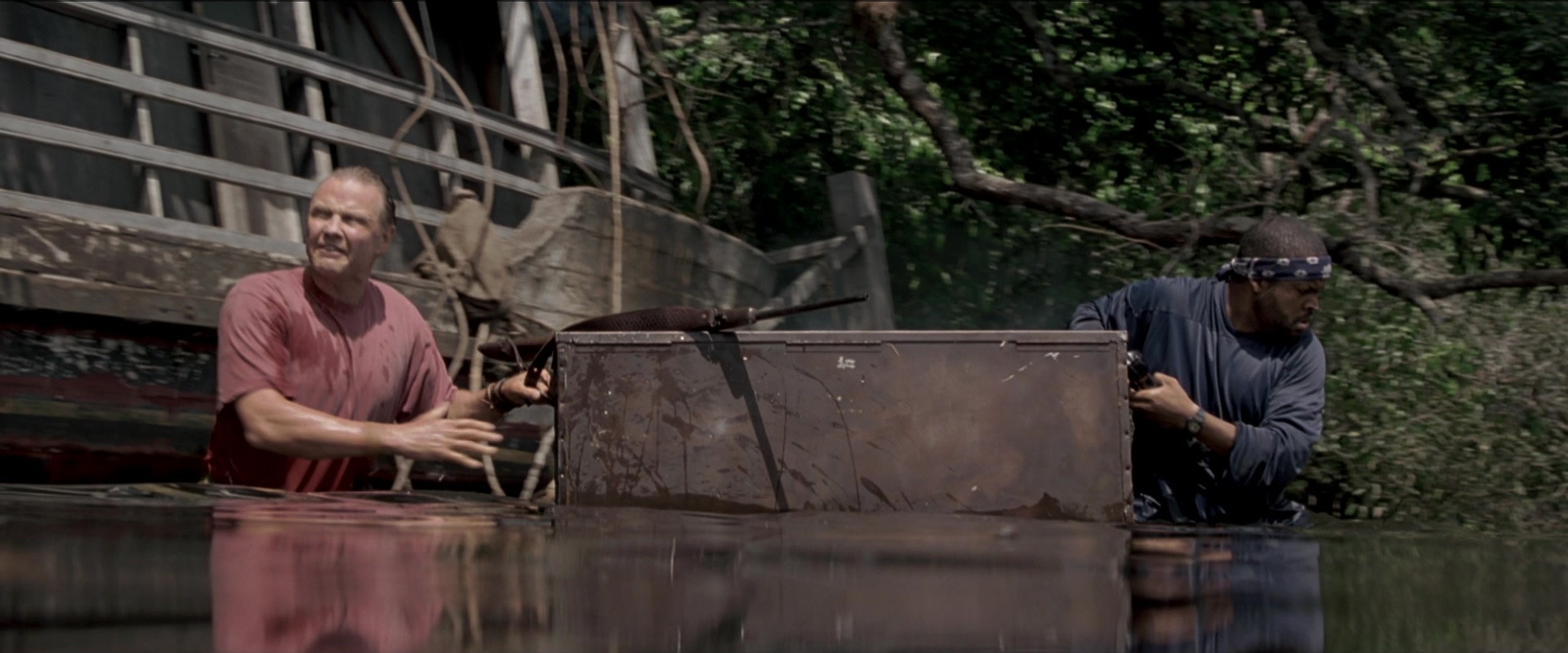 Anaconda (1997), wide, 2.40:1 — film still