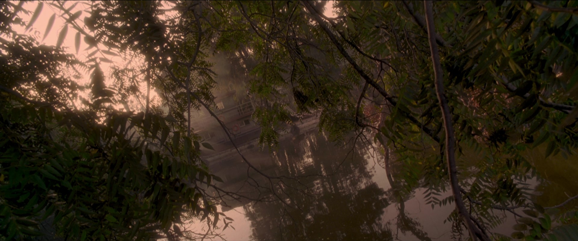Anaconda (1997), wide, 2.40:1 — film still