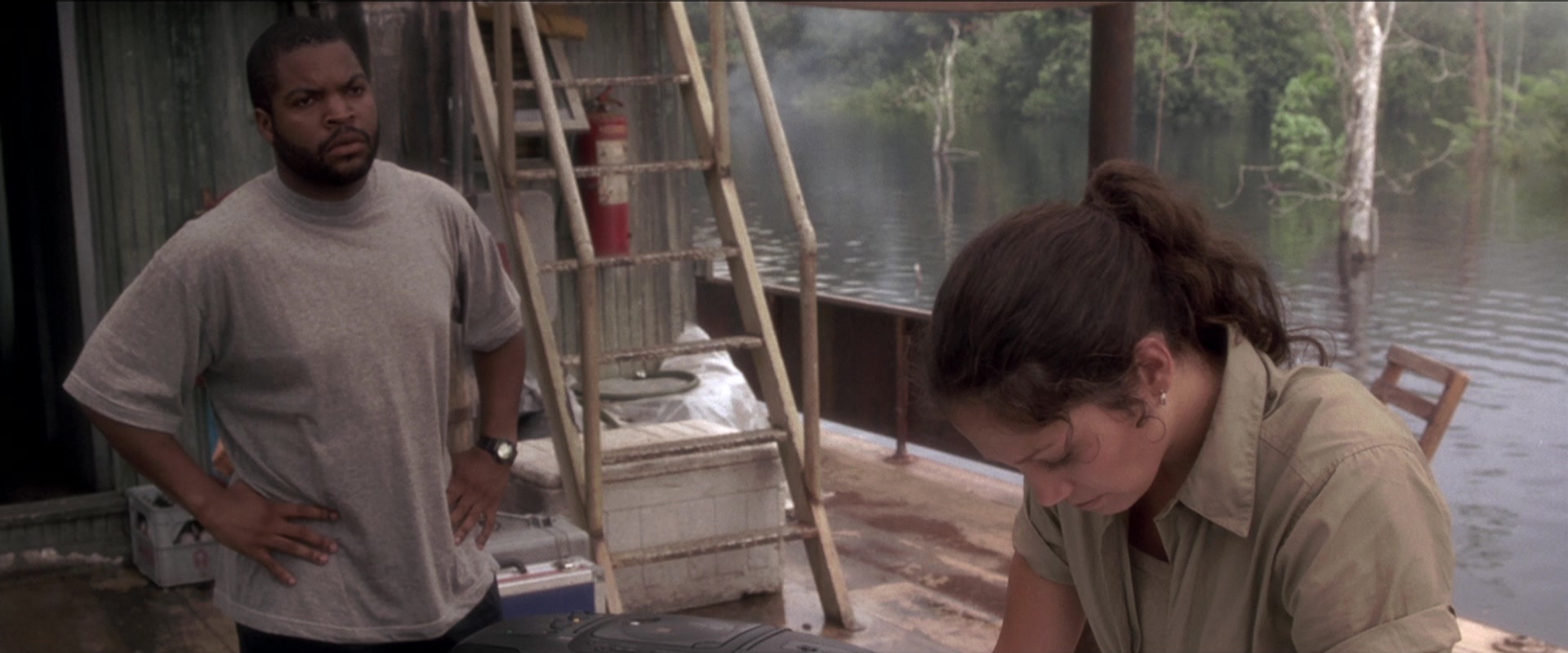 Anaconda (1997), wide, 2.40:1 — film still
