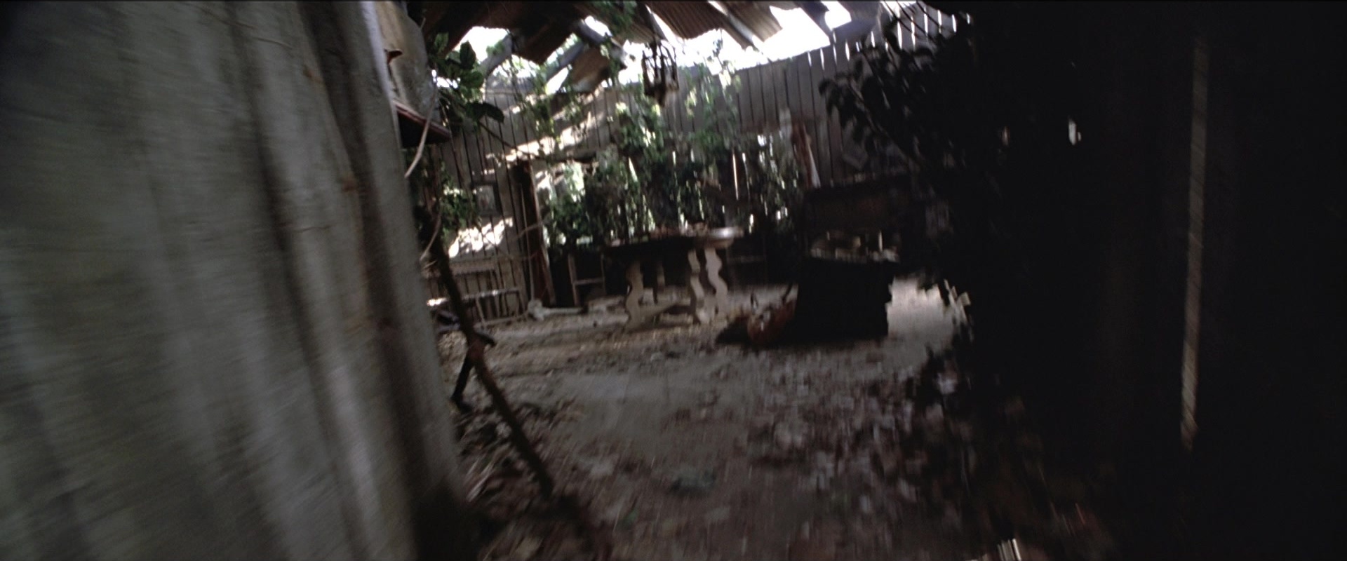 Anaconda (1997), wide, 2.40:1 — film still