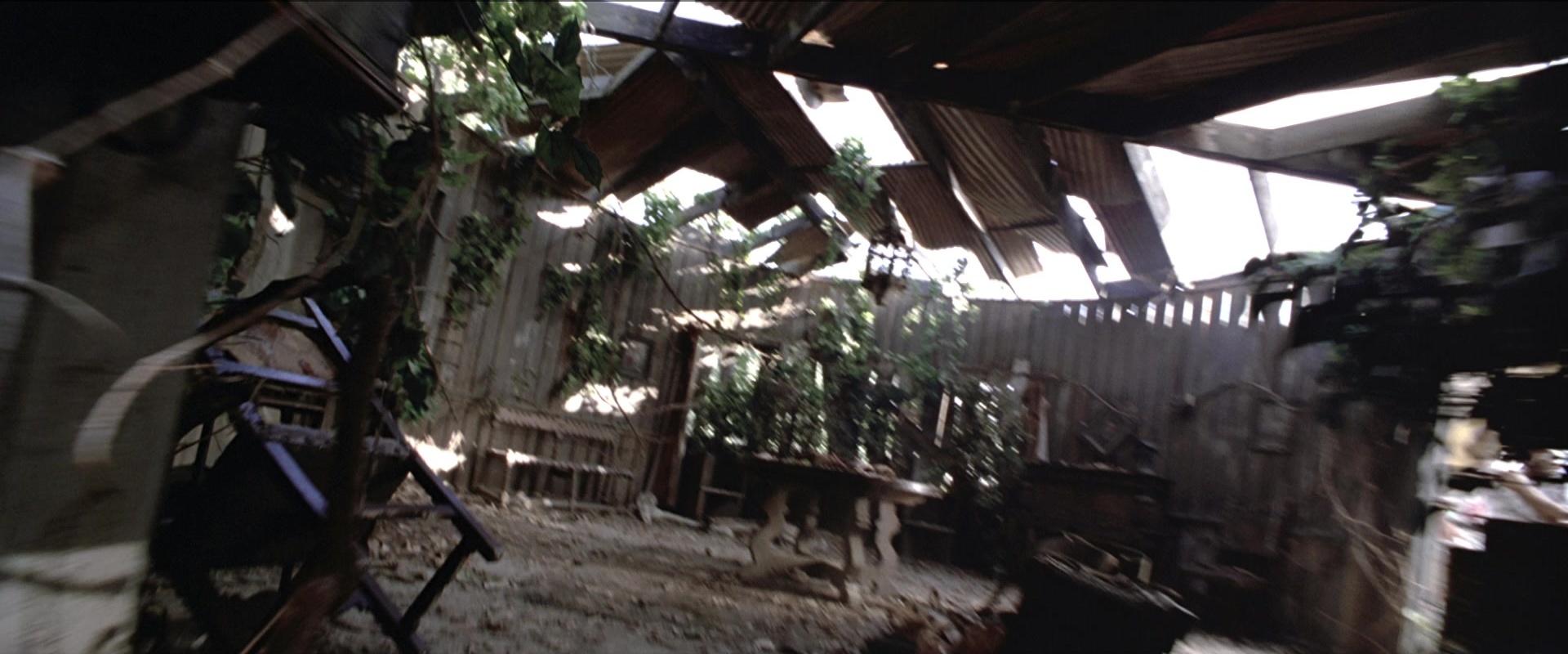 Anaconda (1997), wide, 2.40:1 — film still