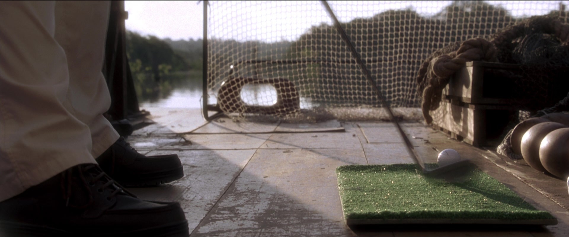Anaconda (1997), wide, 2.40:1 — film still