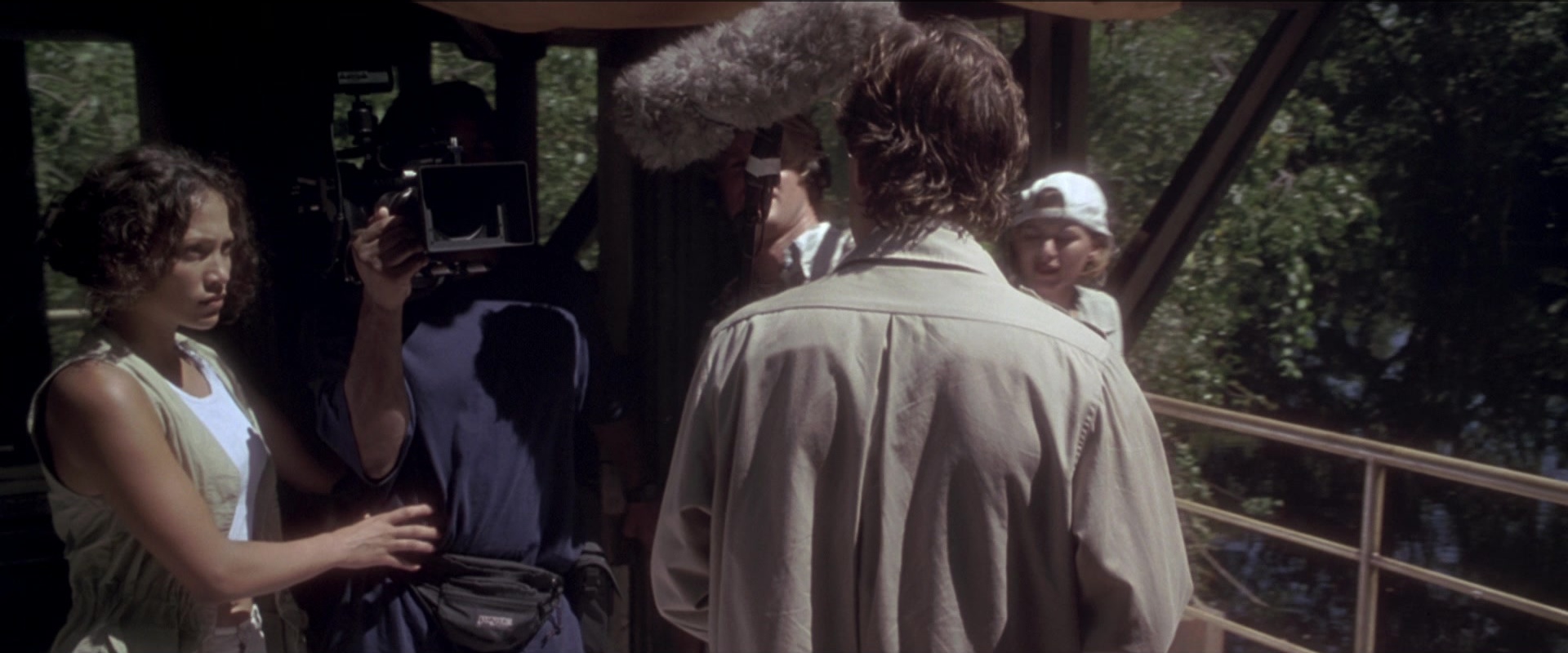 Anaconda (1997), wide, 2.40:1 — film still