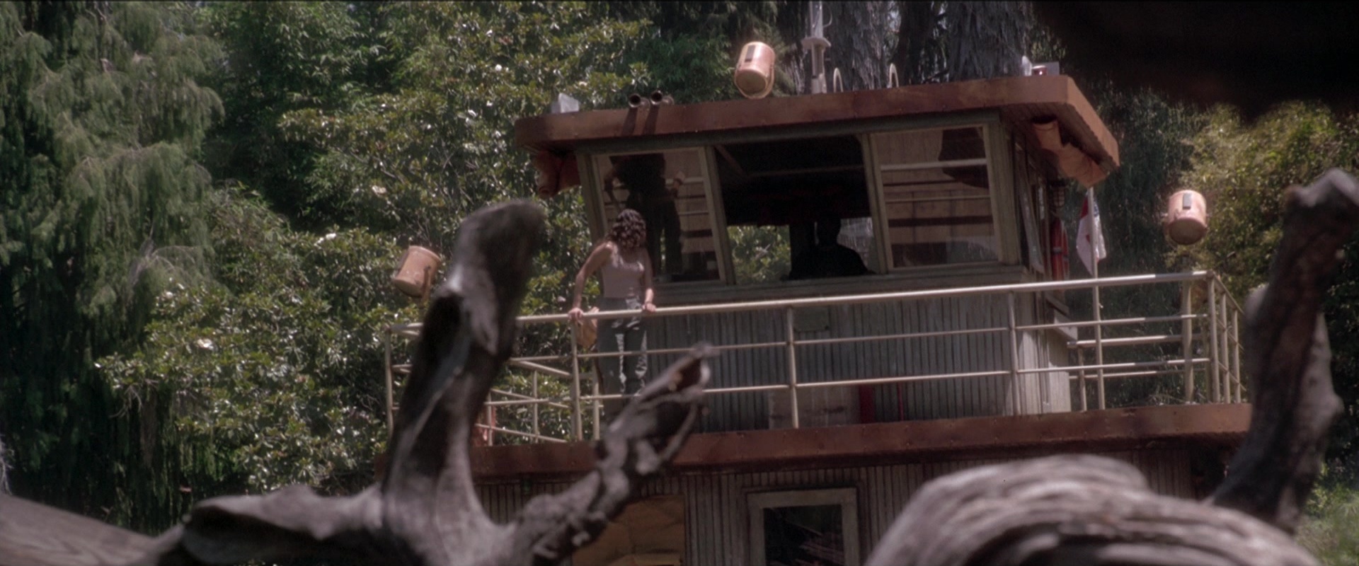 Anaconda (1997), wide, 2.40:1 — film still