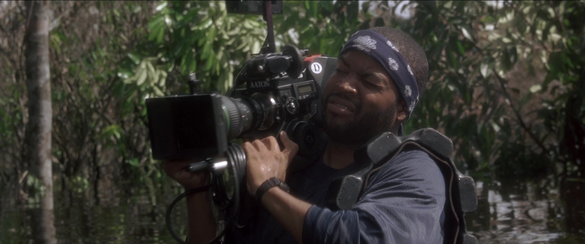 Anaconda (1997), wide, 2.40:1 — film still