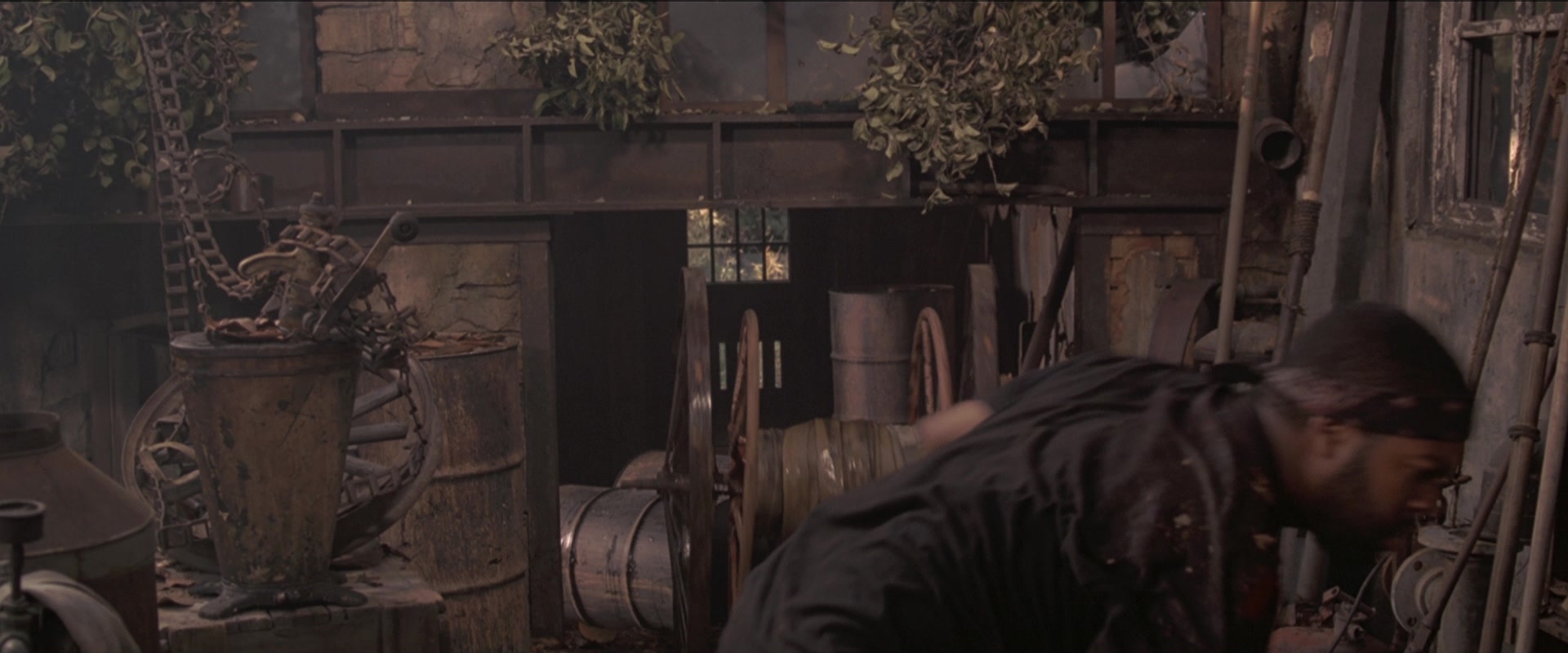 Anaconda (1997), wide, 2.40:1 — film still