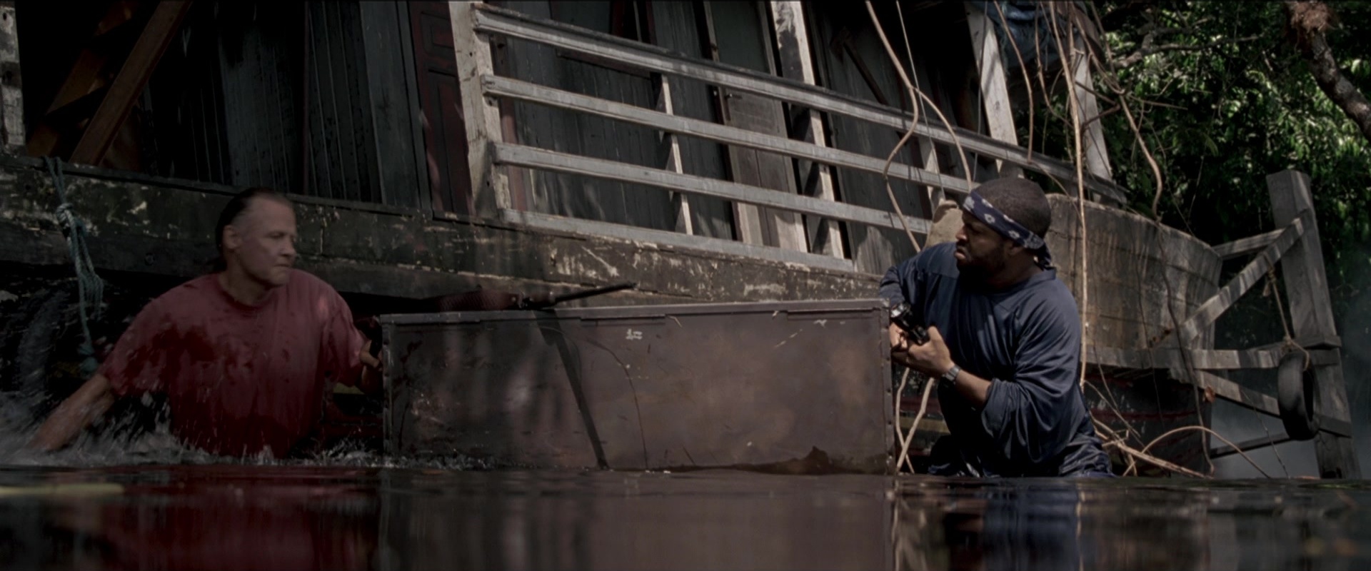 Anaconda (1997), wide, 2.40:1 — film still
