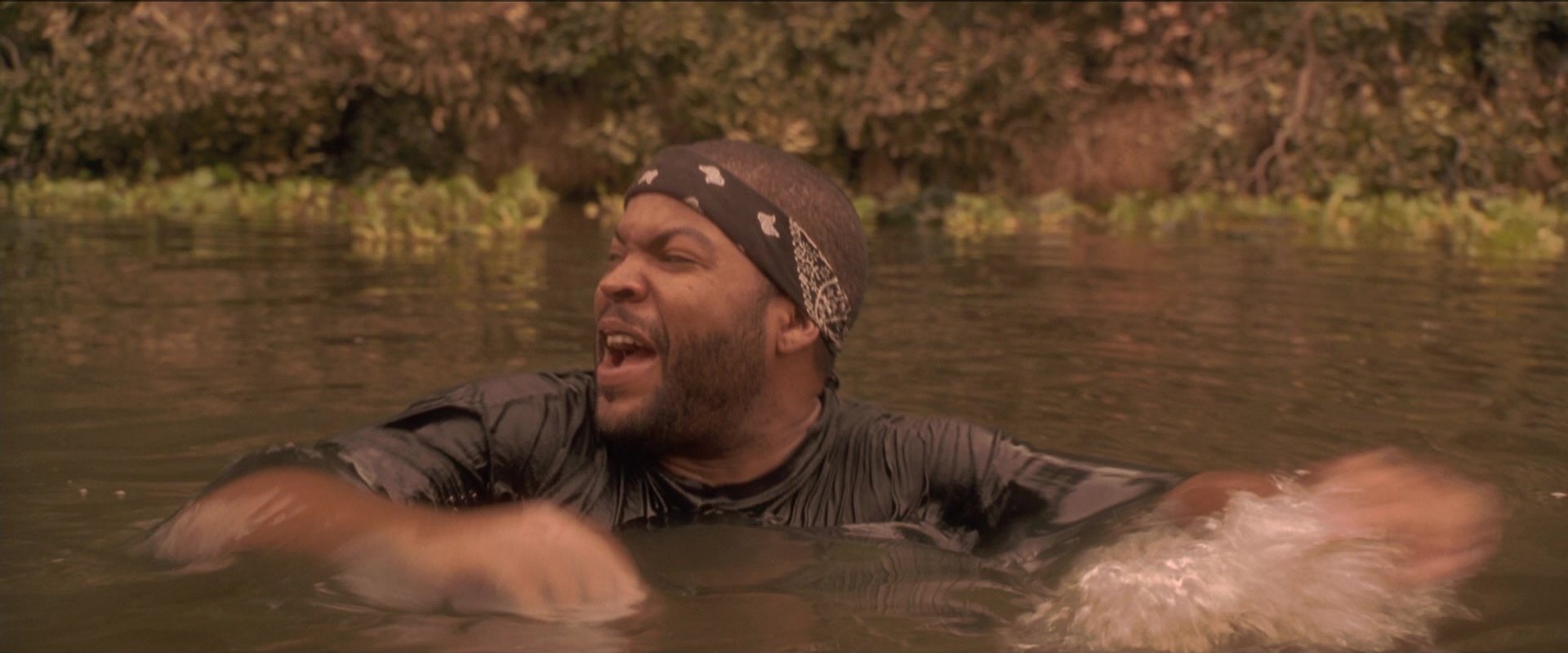 Anaconda (1997), wide, 2.40:1 — film still