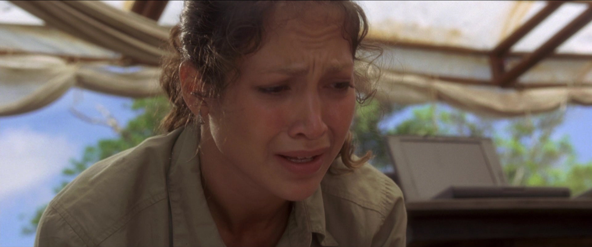 Anaconda (1997), close, 2.40:1 — film still