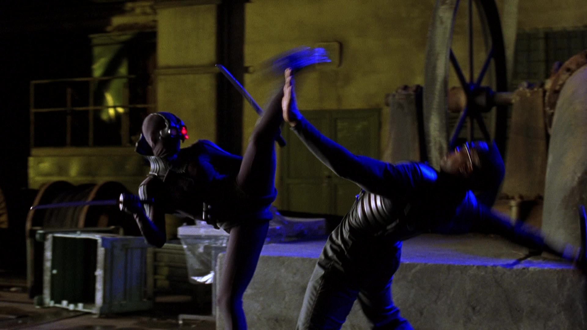 Blade II (2002), wide, 1.78:1 — film still