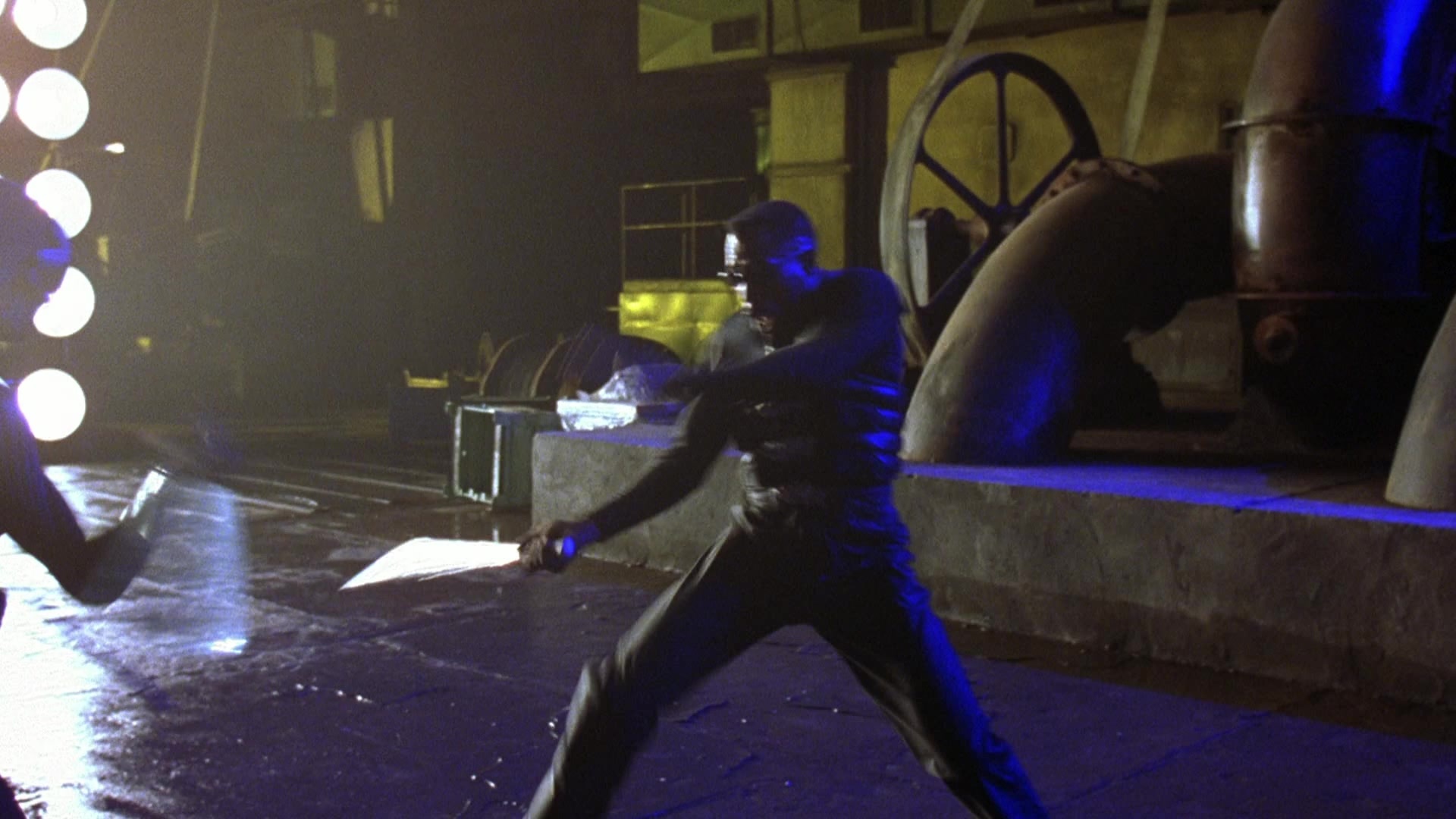 Blade II (2002), wide, 1.78:1 — film still