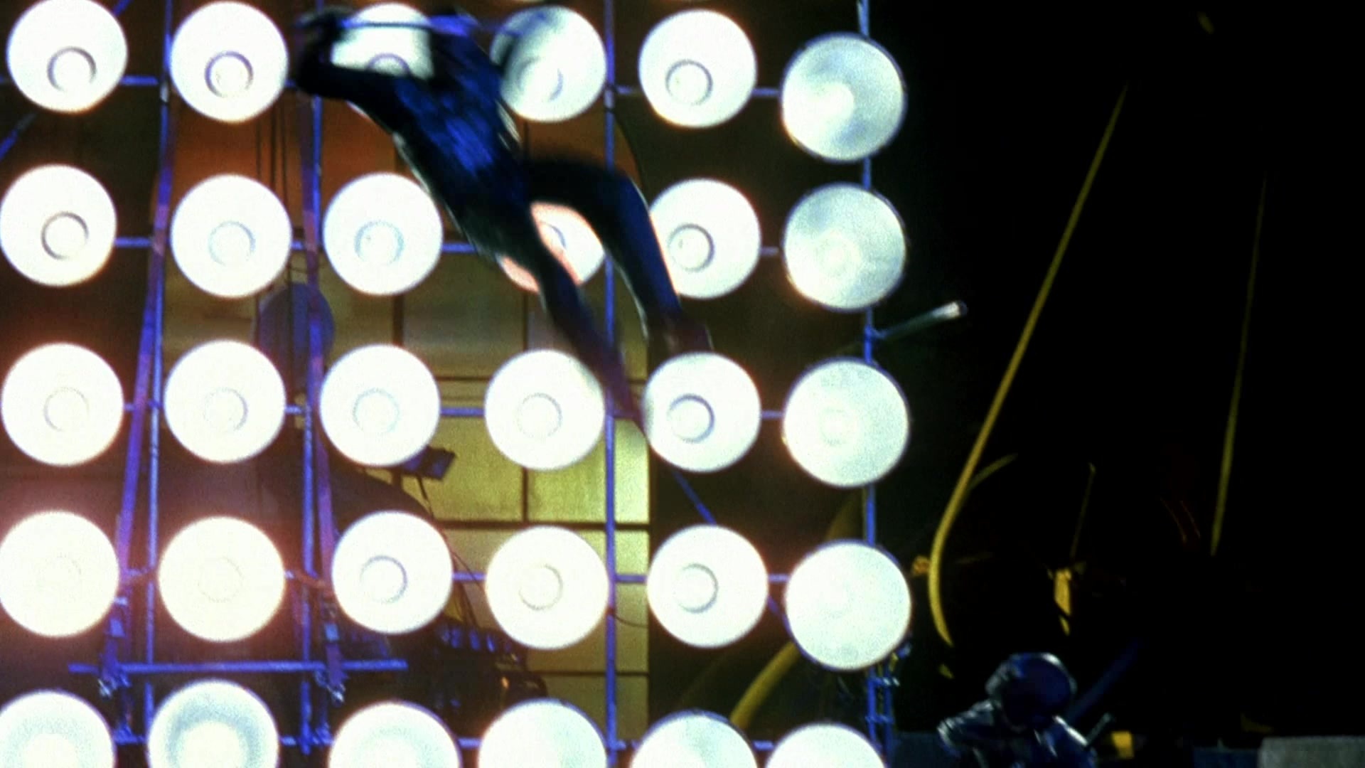 Blade II (2002), wide, 1.78:1 — film still