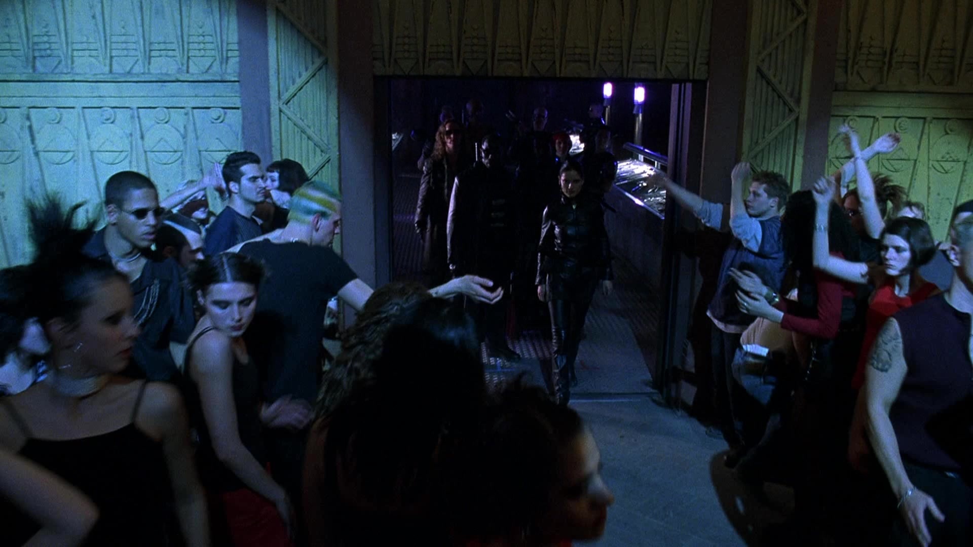 Blade II (2002), wide, 1.78:1 — film still