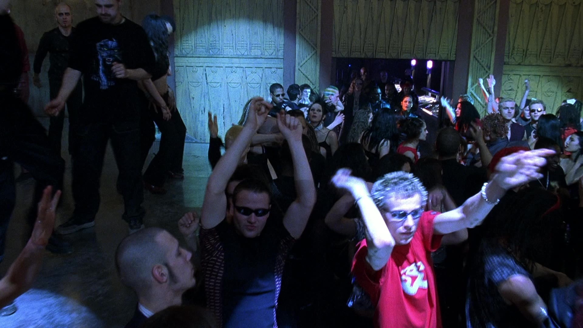 Blade II (2002), wide, 1.78:1 — film still