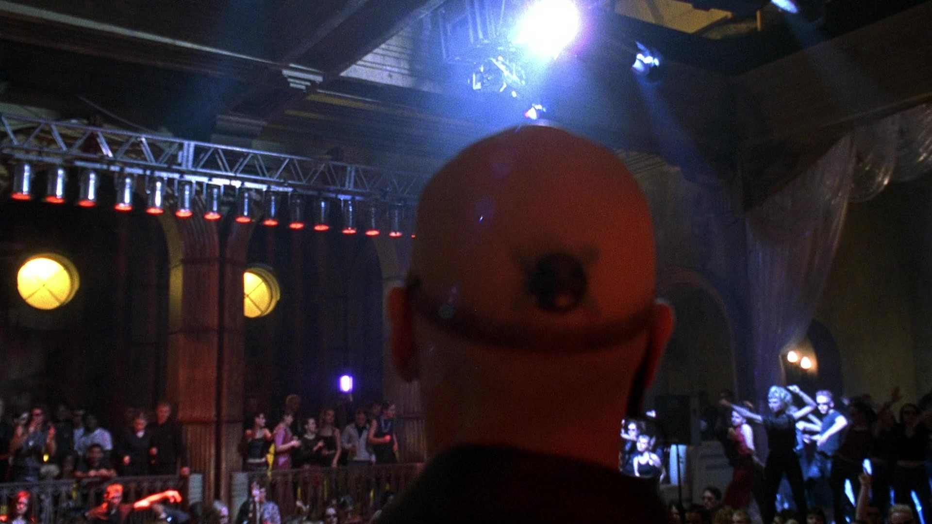 Blade II (2002), wide, 1.78:1 — film still