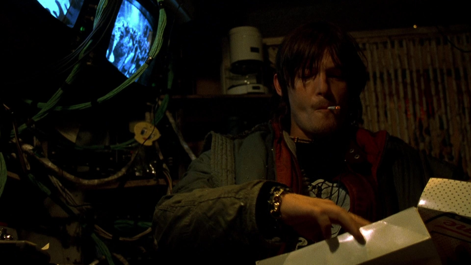 Blade II (2002), wide, 1.78:1 — film still