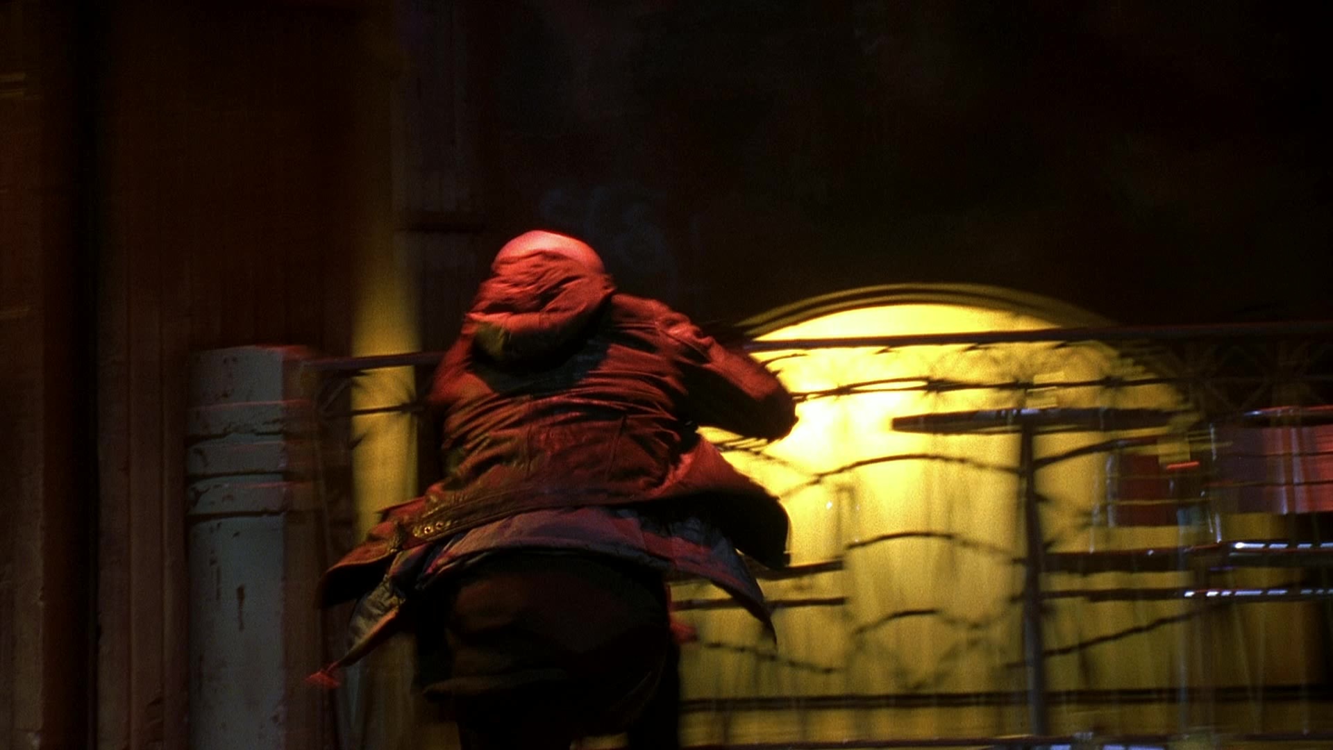 Blade II (2002), wide, 1.78:1 — film still