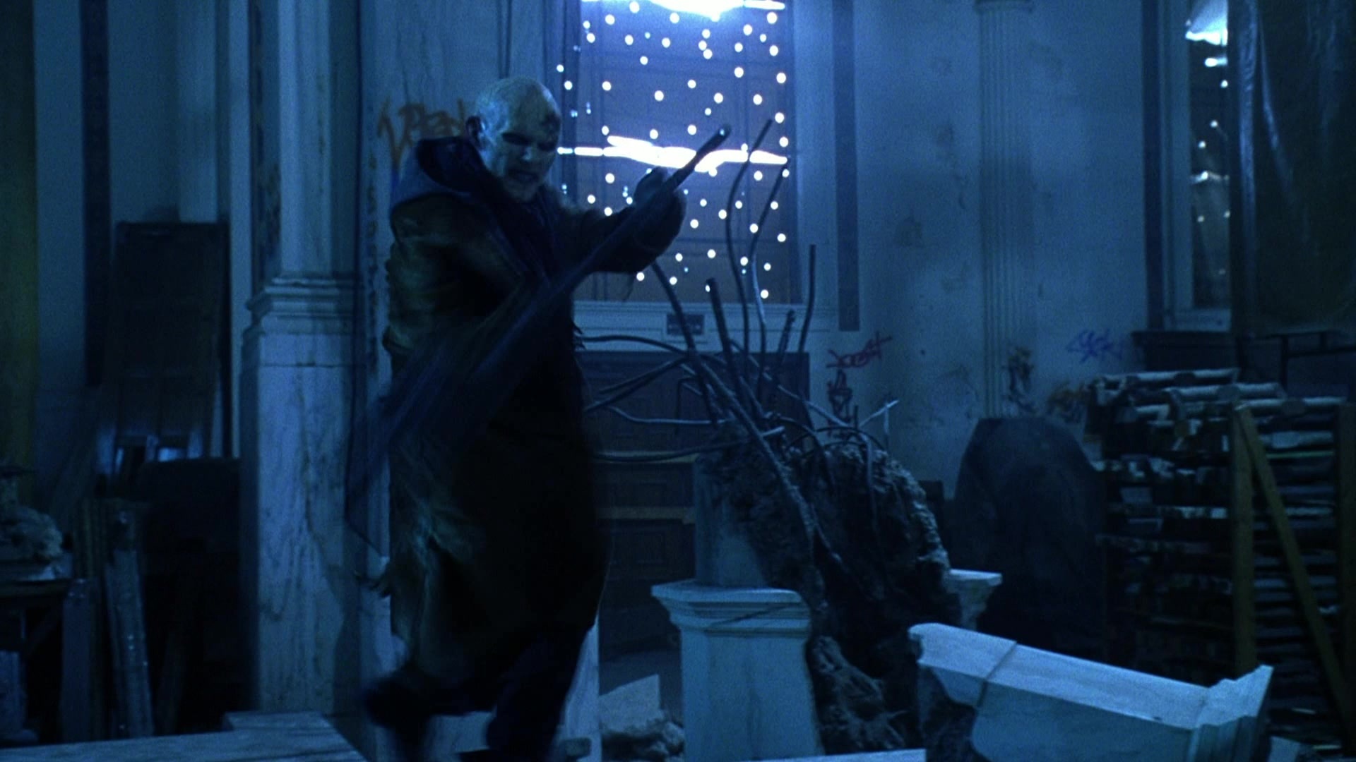 Blade II (2002), wide, 1.78:1 — film still