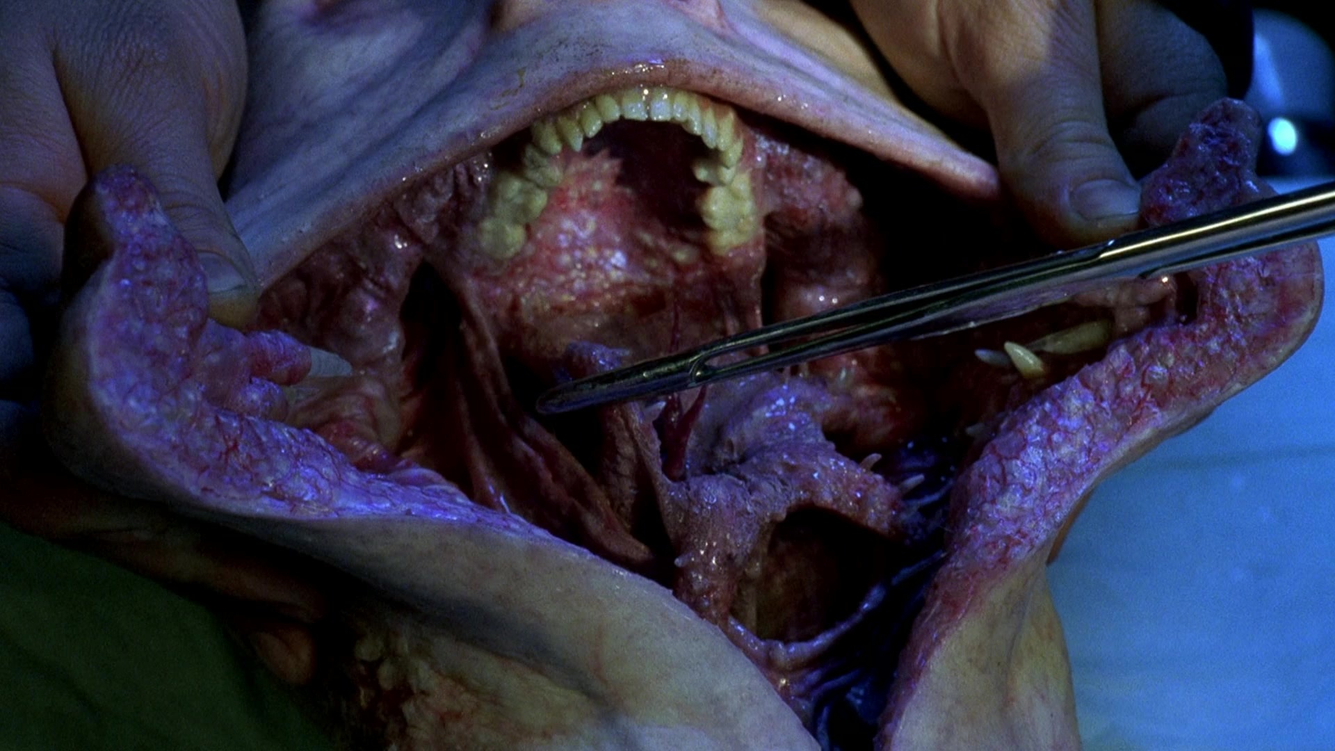 Blade II (2002), wide, 1.78:1 — film still
