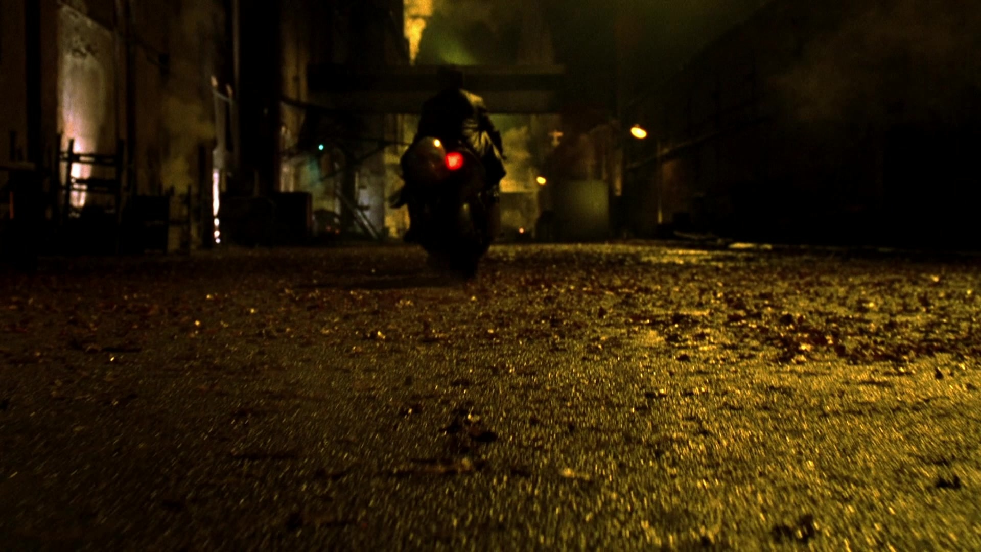 Blade II (2002), wide, 1.78:1 — film still