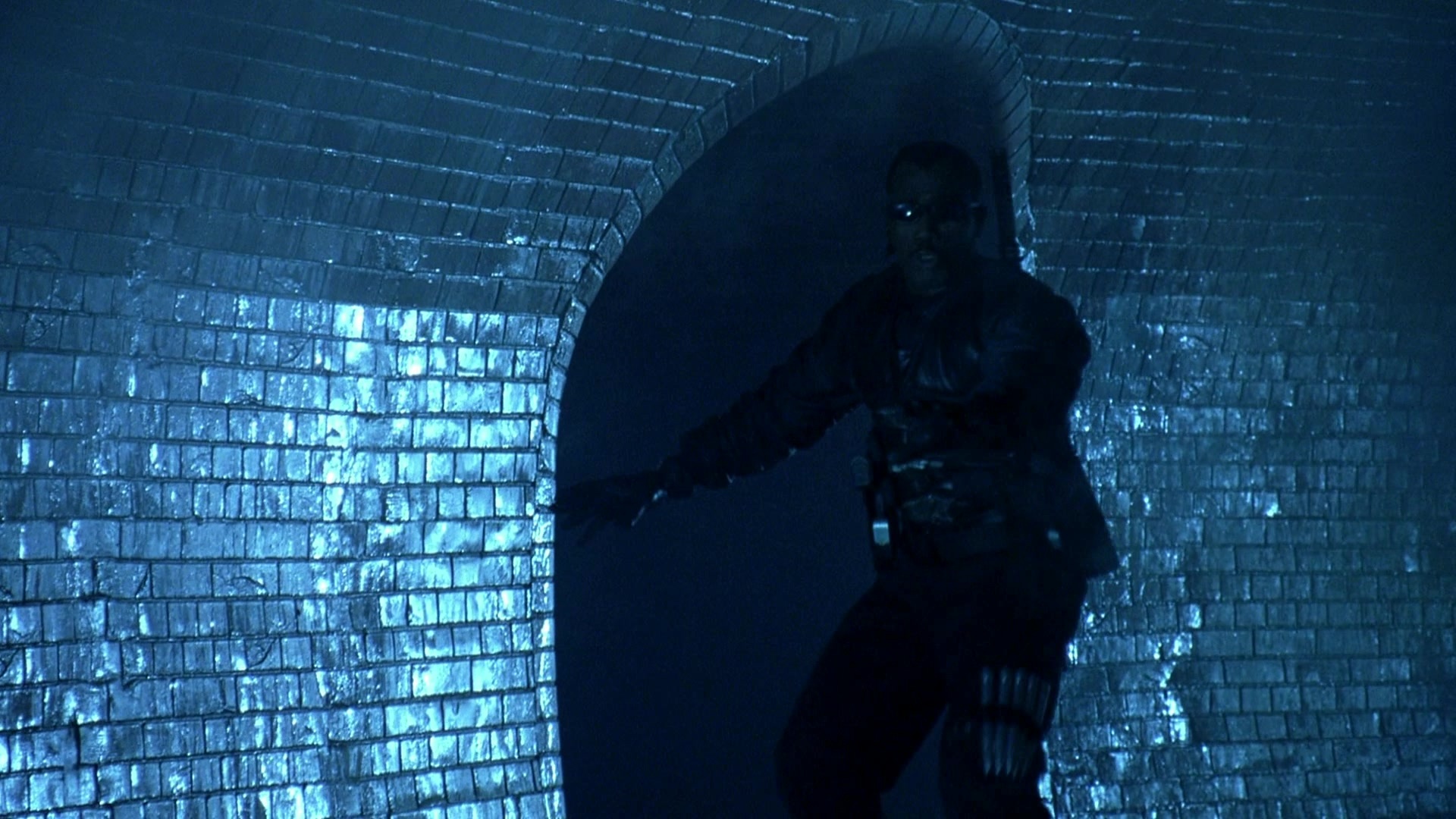 Blade II (2002), wide, 1.78:1 — film still