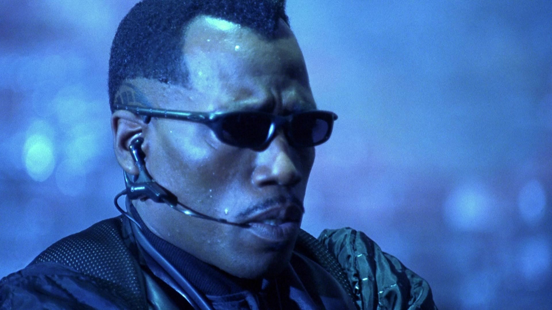Blade II (2002), wide, 1.78:1 — film still