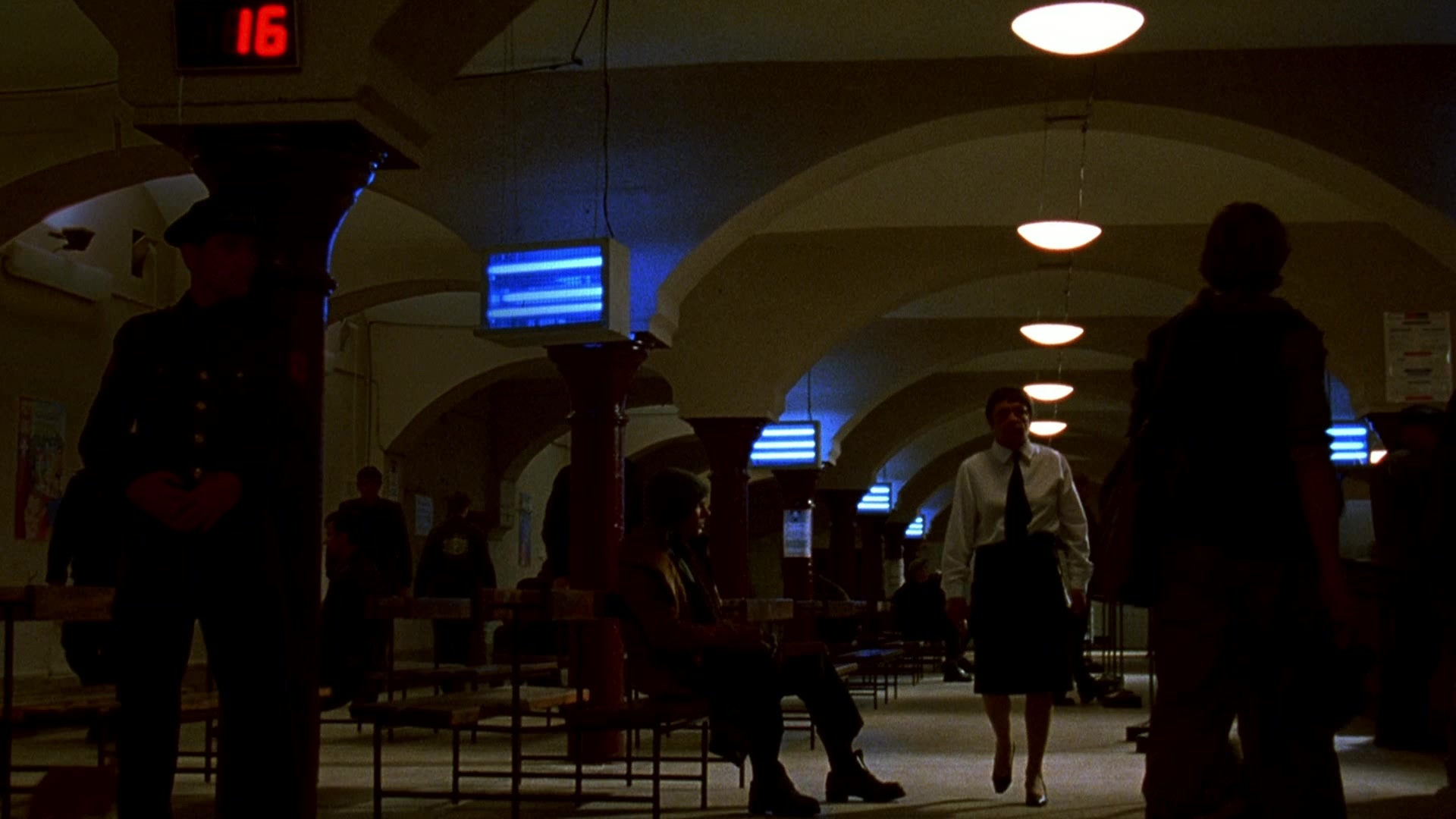 Blade II (2002), wide, 1.78:1 — film still