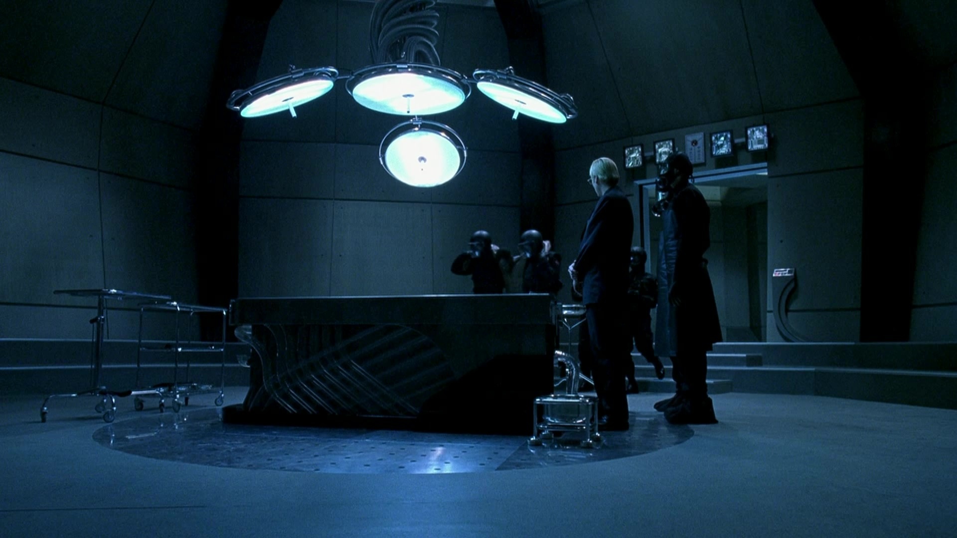 Blade II (2002), wide, 1.78:1 — film still