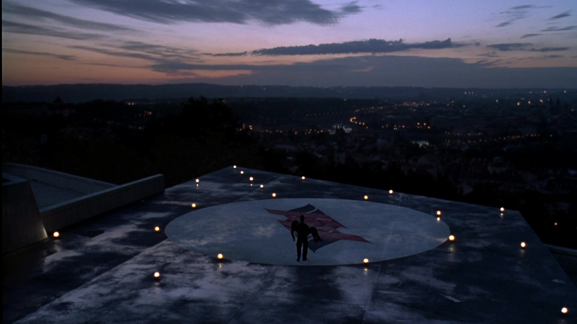 Blade II (2002), wide, 1.78:1 — film still