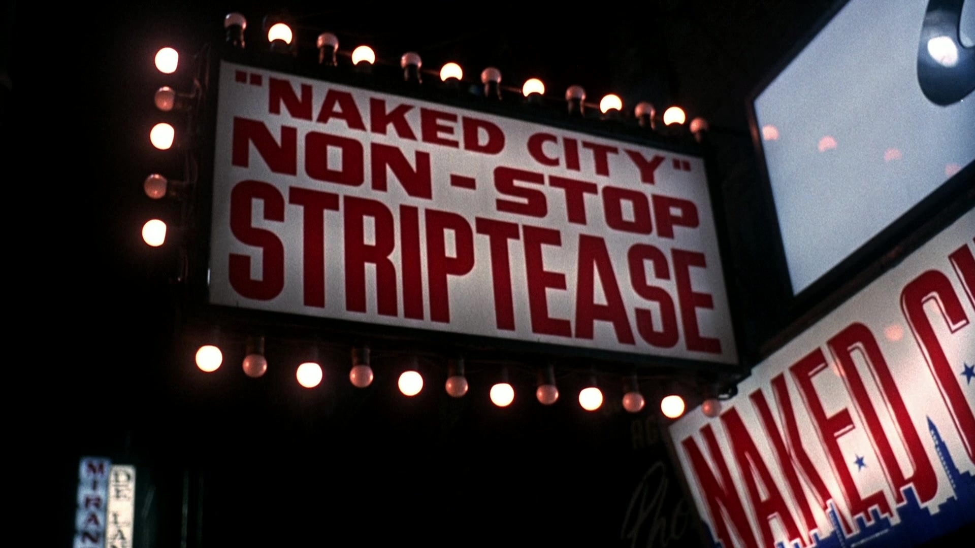 Blade II (2002), wide, 1.78:1 — film still