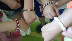 Плетение браслетов из бисера