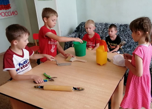 «Есть много профессий хороших и нужных»