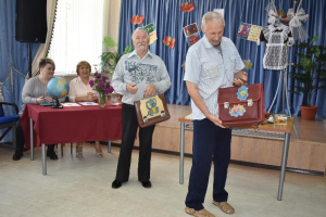 Занятие по ретро-терапии «Снова в школу»