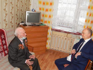 Председатель Законодательного собрания в Доме ветеранов