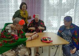 «Новый год к нам мчится…»