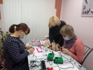 Заготовки для объемных цветов в технике «гильоширование».