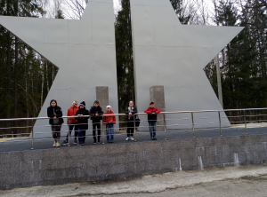 Ребята реабилитационной группы "Непоседы" 12.04.2021 г. сказали: "Поехали!" к Мемориалу на место гибели Ю.А. Гагарина и В.С. Серегина