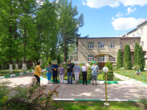 День бумажных самолетиков