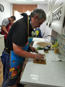 Занятие по программе «Домоводство». Салат с крабовыми палочками