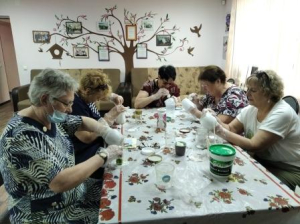 «Умелые ручки». Тема занятия – "Декупаж баночек для кухни"