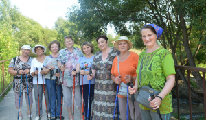 прогулка скандинавской ходьбой