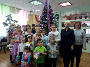 Полицейский Дед мороз в гостях у детей