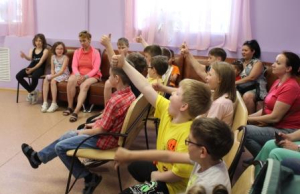 Это лето поет, это лето дарит праздник...