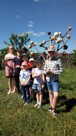 В гончарной мастерской.